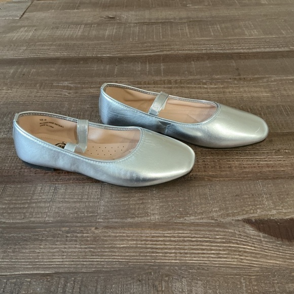 Sole Mates Silver Mary Jane Flats - Picture 2 of 6